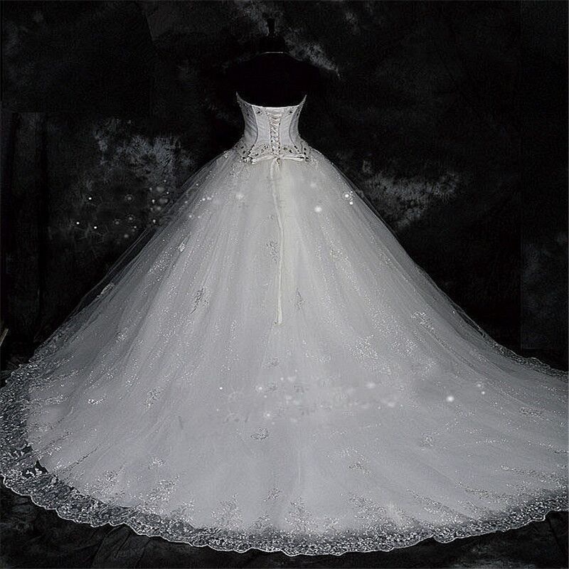 Biele dlhé svadobné korzetové šaty s čipkou a kamienkami 205