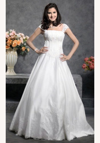 Biele dlhé svadobné šaty s čipkou na ramienka 053