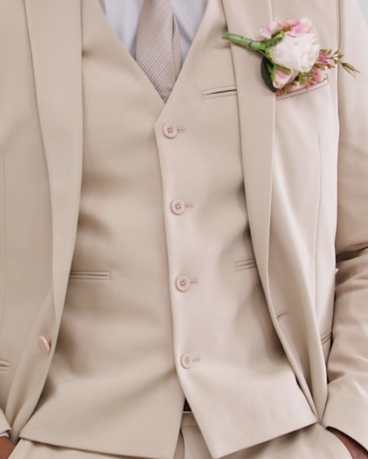 Krémový pánsky svadobný oblek slim fit 031A