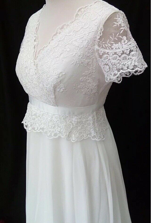 Smotanové dlhé svadobné šaty s čipkovaným krátkym rukávom 160W
