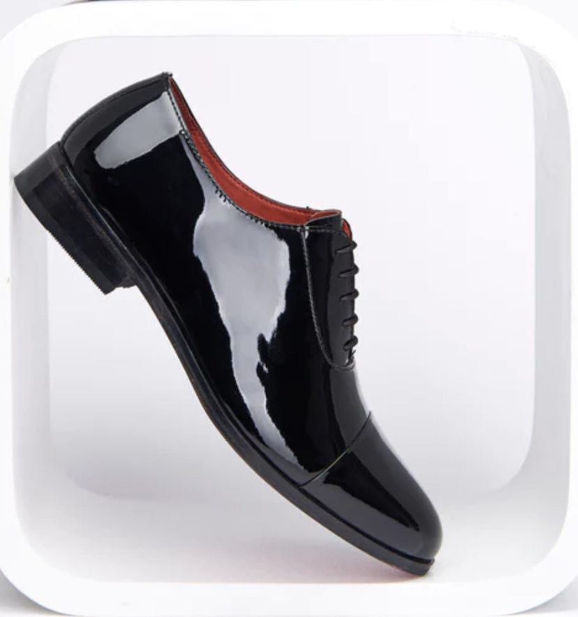 Čierne pánske lakované oxford topánky 039SW