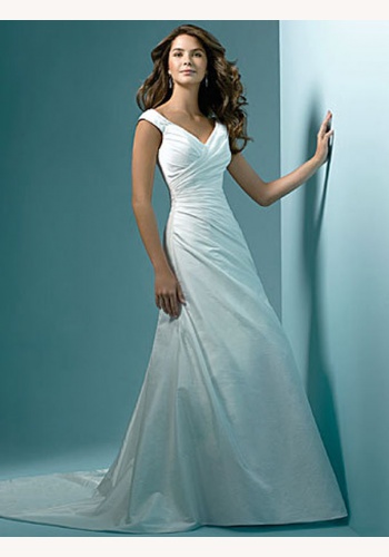 Biele dlhé svadobné šaty s výstrihom na ramienka 025E