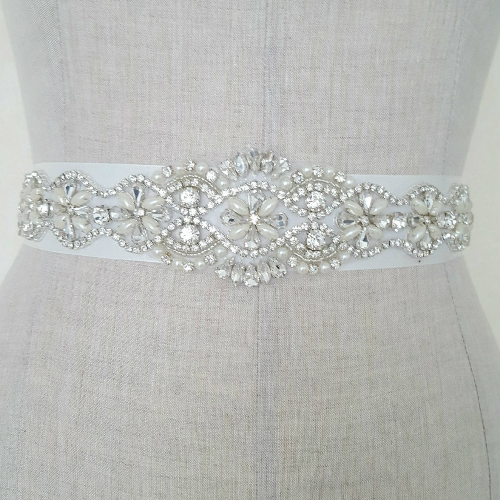 Smotanový svadobný vintage opasok s diamantami a perlami 003