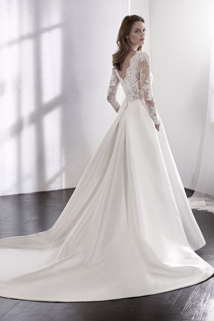 Biele dlhé svadobné šaty s čipkou s dlhým rukávom 200SP