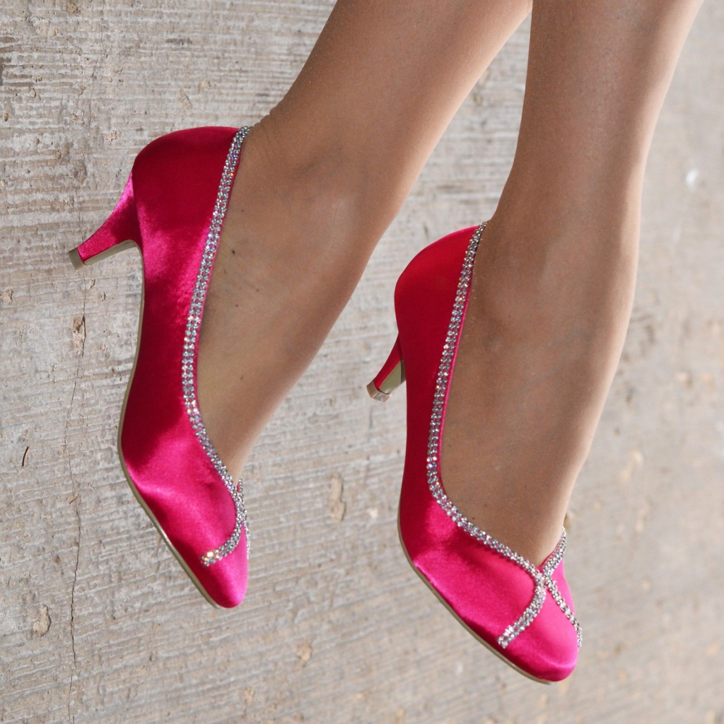 Ružové saténové diamantové topánky na nízkom opätku 076E