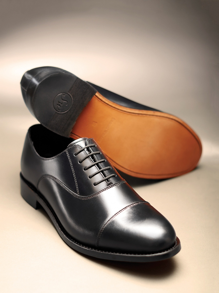 Čierne pánske klasické Oxford topánky na šnurovanie 008SW