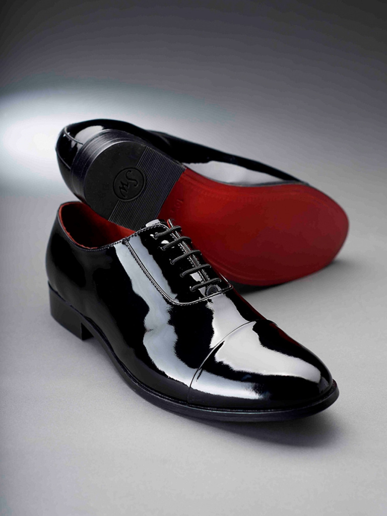 Čierne pánske lakované Oxford topánky na šnurovanie 009SW