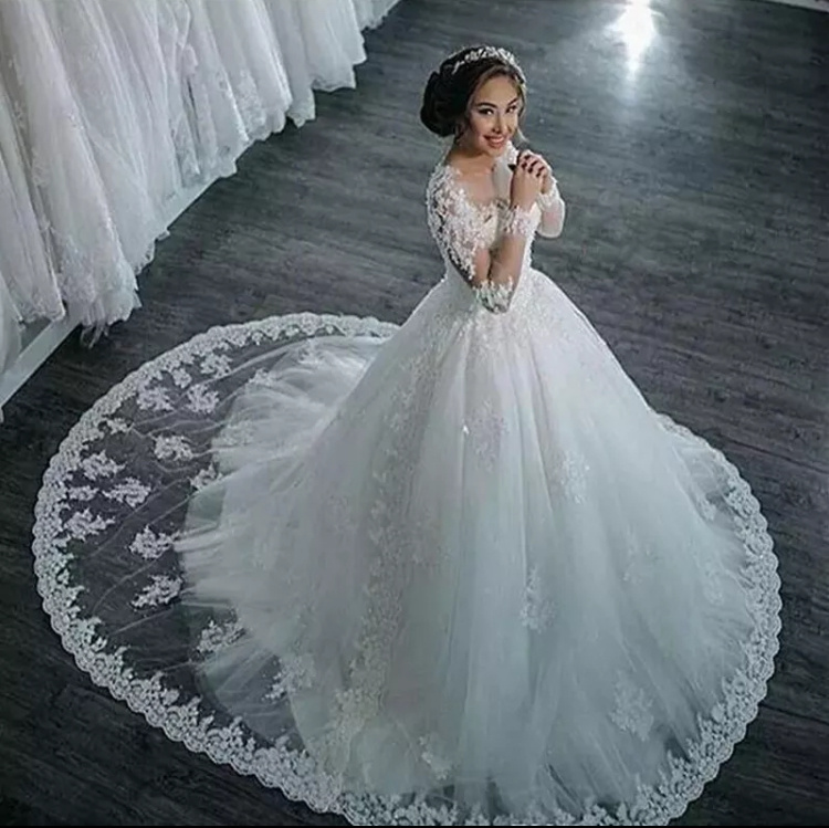 Biele/smotanové dlhé svadobné šaty s čipkou 470AD