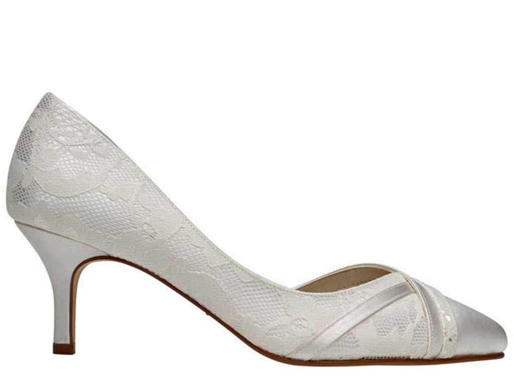 Smotanové svadobné čipkované topánky na strednom opätku 086P