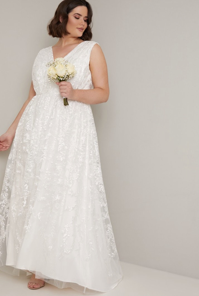 Plus biele dlhé svadobné vyšívané šaty bez rukávov 480Ca