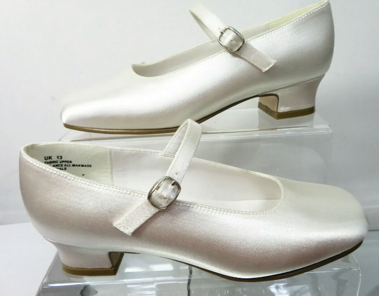  Biele saténové topánky na 1. sväté prijímanie na nízkom opätku 097LP