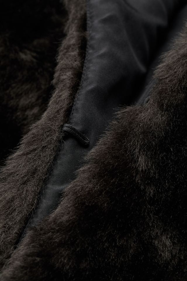 Čierna kožušinová bunda z umelej kožušiny 024H