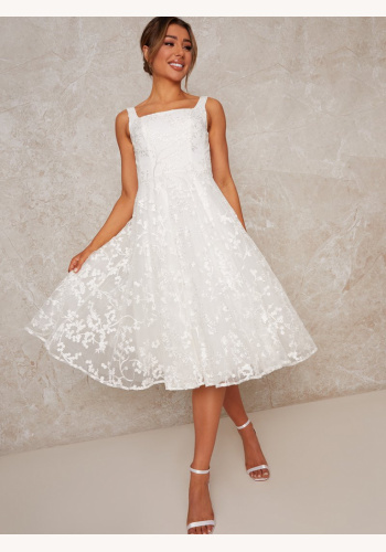 Chi Chi biele midi svadobné čipkované šaty so štvorcovým výstrihom 307C