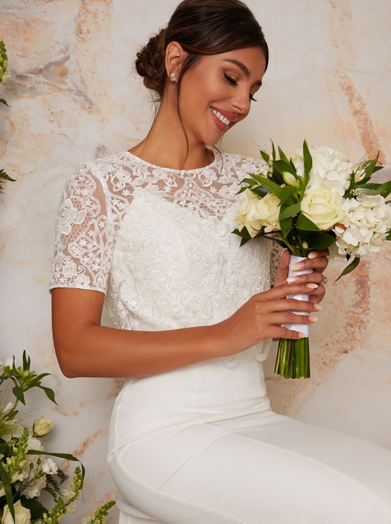 Biele dlhé svadobné šaty s krátkym rukávom s čipkovaným vrchom 257C