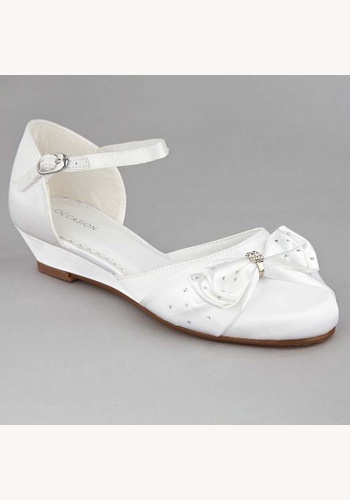 Biele saténové topánky s mašľou so štrasom na nízkom opätku 001O