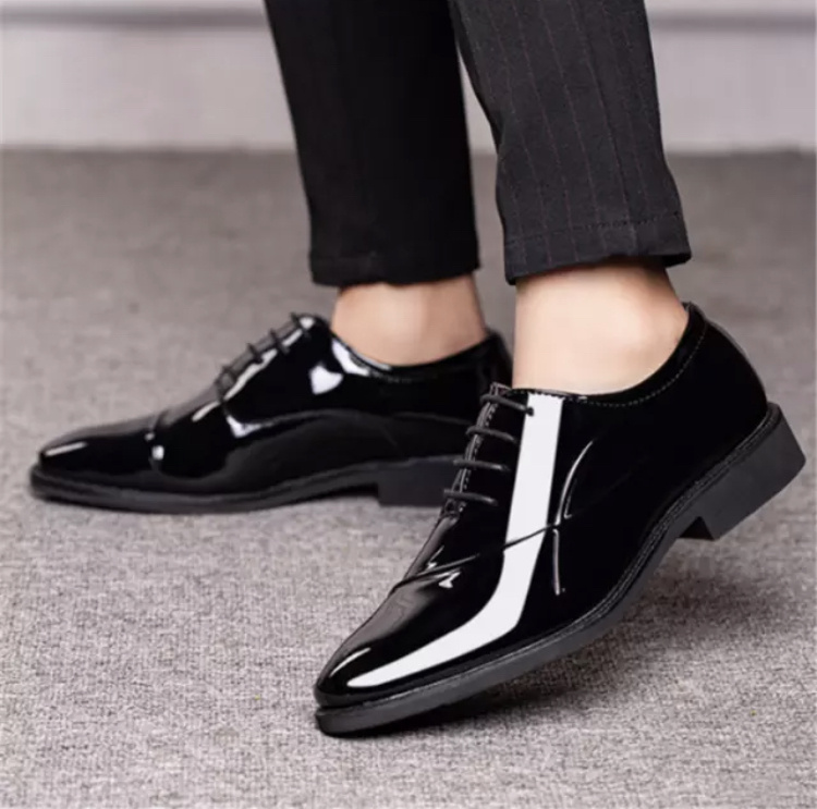 Čierne pánske formálne lakované Oxford topánky na šnurovanie 022E