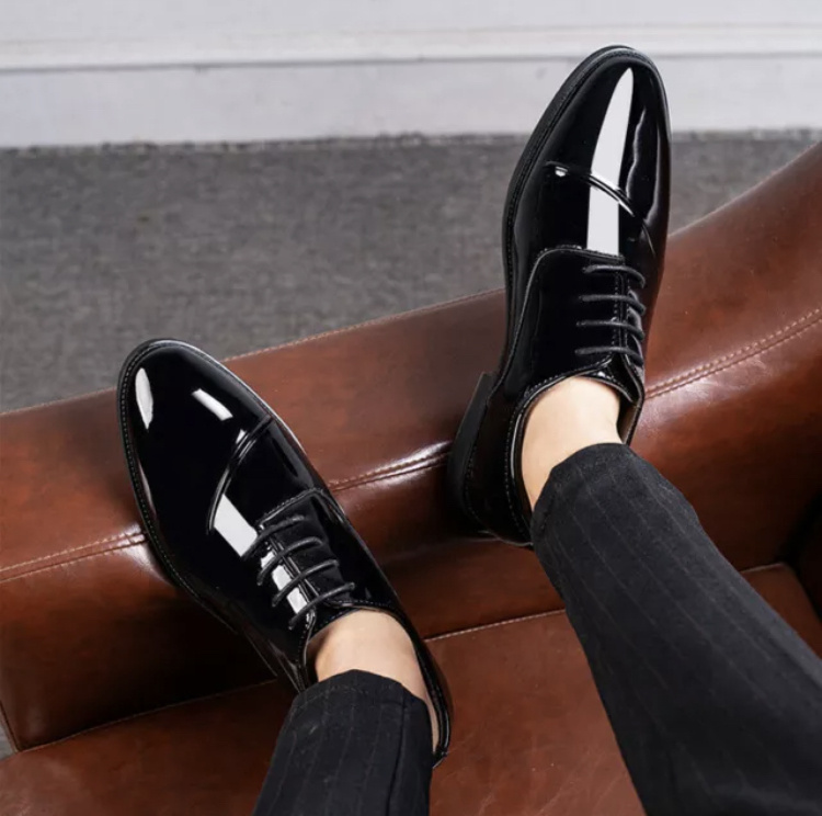 Čierne pánske formálne lakované Oxford topánky na šnurovanie 022E