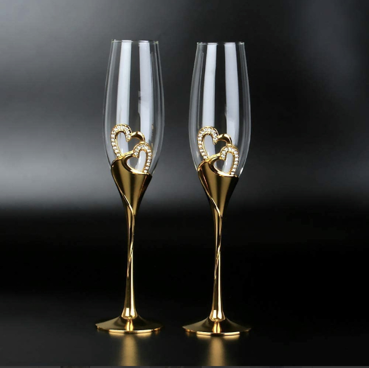 Svadobné poháre s diamantovými srdciami 012Aa - zlaté