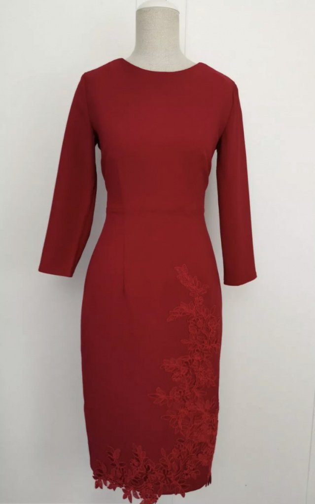 Červené midi úzke šaty s čipkou s dlhým rukávom 0301M