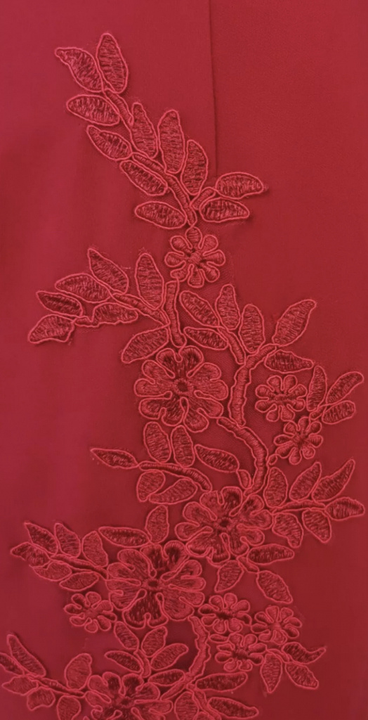 Červené midi úzke šaty s čipkou s dlhým rukávom 0301M