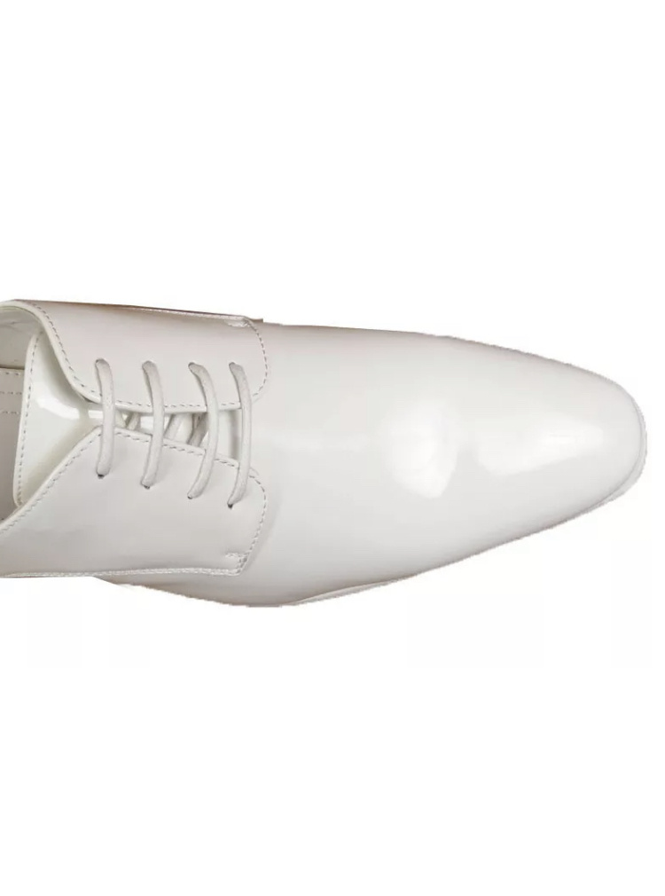 Biele pánske formálne lakované topánky 025E