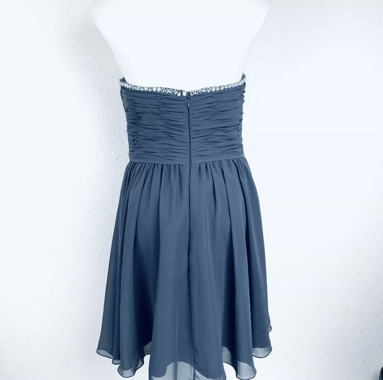Mori Lee modré šifónové šaty po kolená so srdiečkovým výstrihom a kryštálmi 304ML