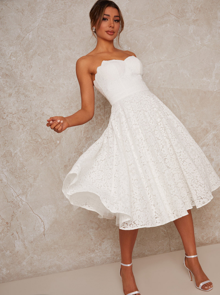 Biele svadobné čipkované midi šaty bez ramienok 307C